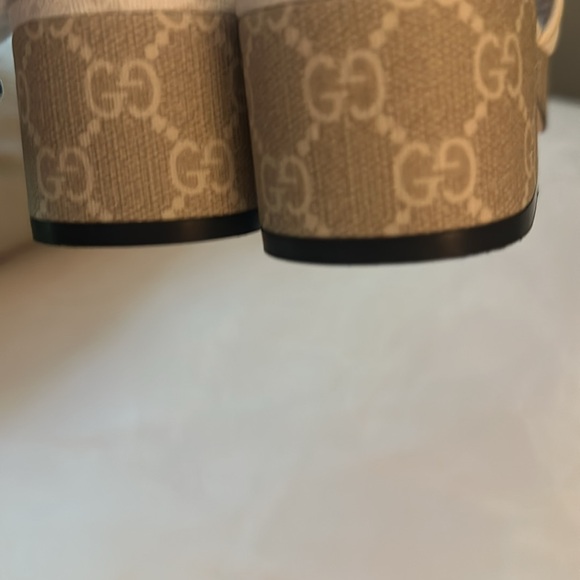Authentic GUCCI Supreme GG Slides - Picture 5 of 7